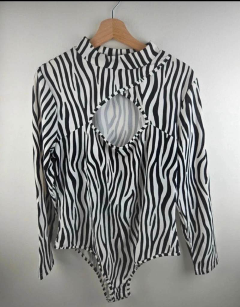 Black & White Print Long Sleeve Cut Hole Front Bodysuit 2xl Xxl