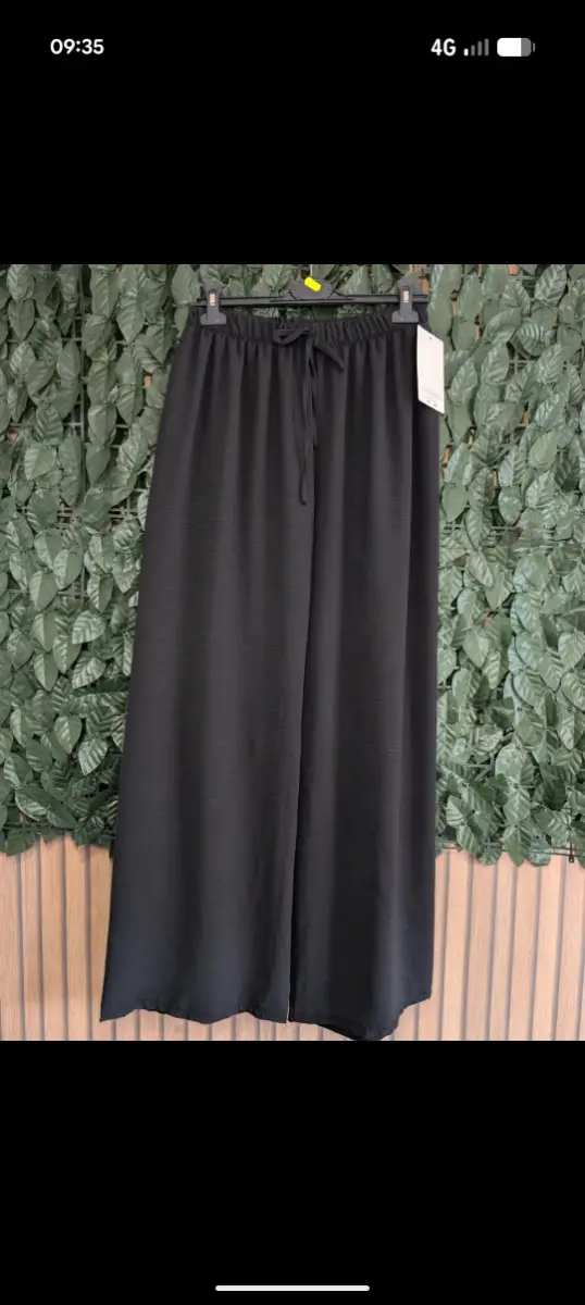 Wide leg trousers