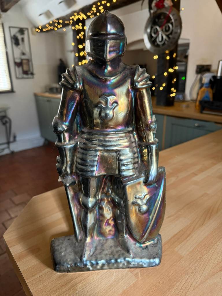 Vintage Cast Iron Knight In Armour Wall Plaque Medieval Heraldic Figure 14" x 6"