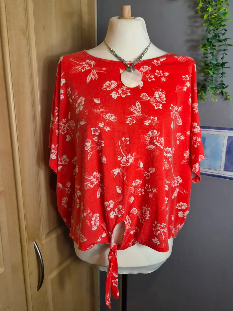 SaltRock Red Floral Short Sleeved Tie Blouse Top Size 16