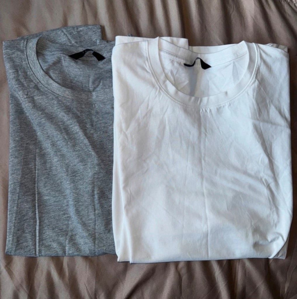 Men’s T shirts x 2