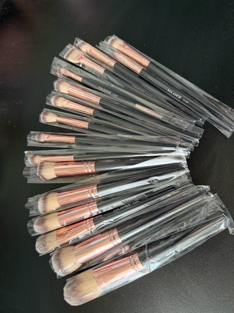 Pro make up brushes