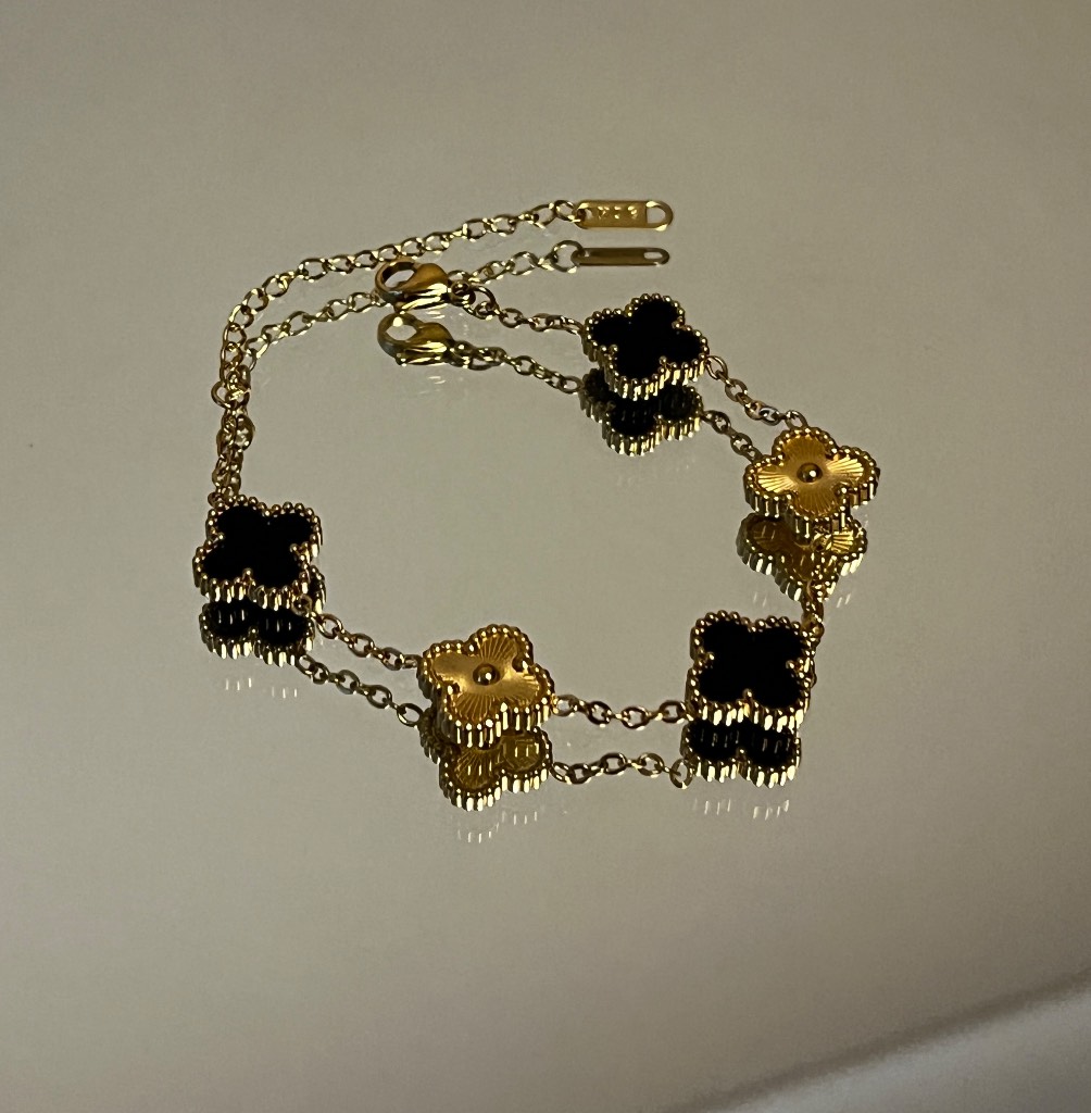 Clover style bracelet - Black and gold colour