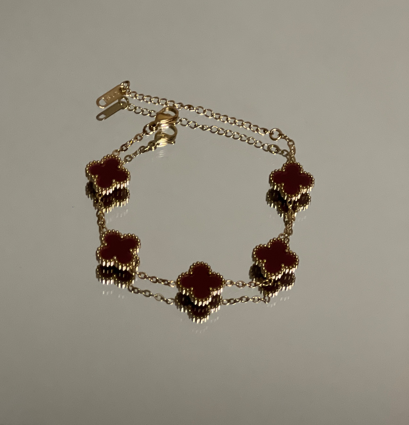 Clover Style bracelet - burgundy and gold colour
