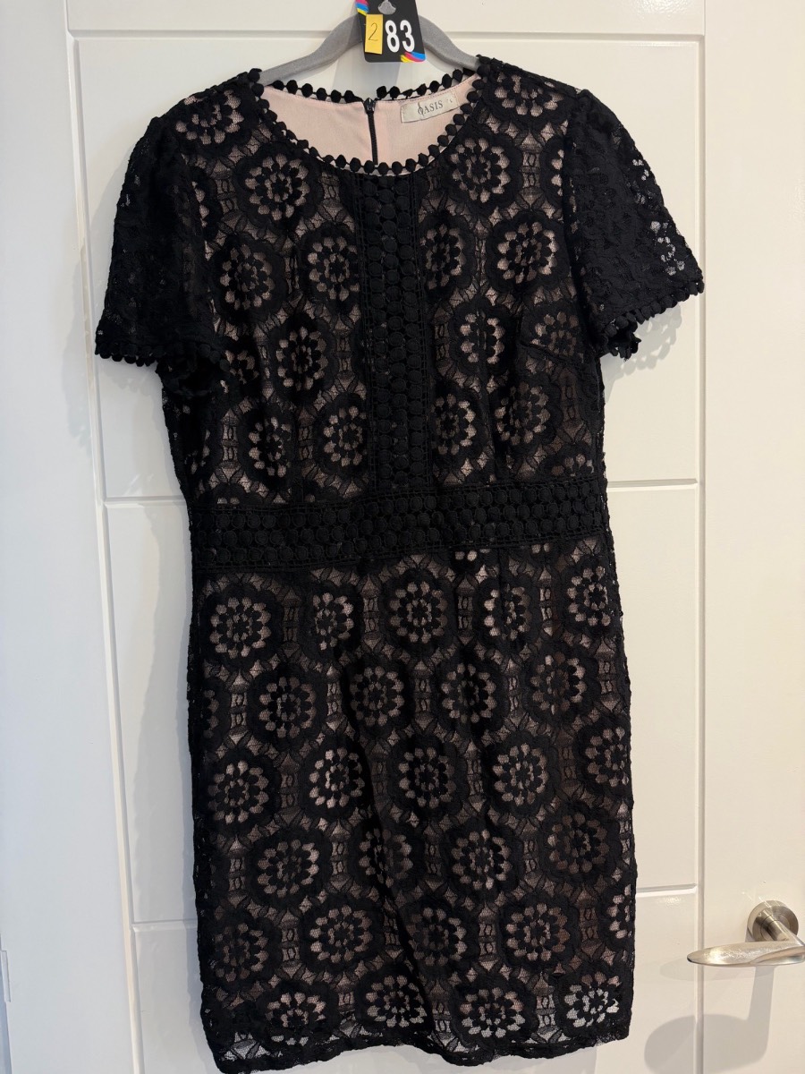 Oasis lace effect evening dress with nude underlay size Large - Preloved