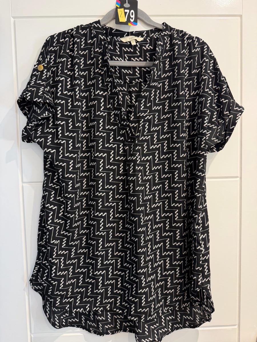 Next black and white short sleeve blouse size 12 - Preloved