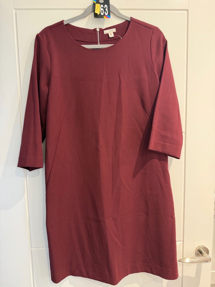 Gap Burgundy Shift dress 3/4 sleeve size 12 - Preloved