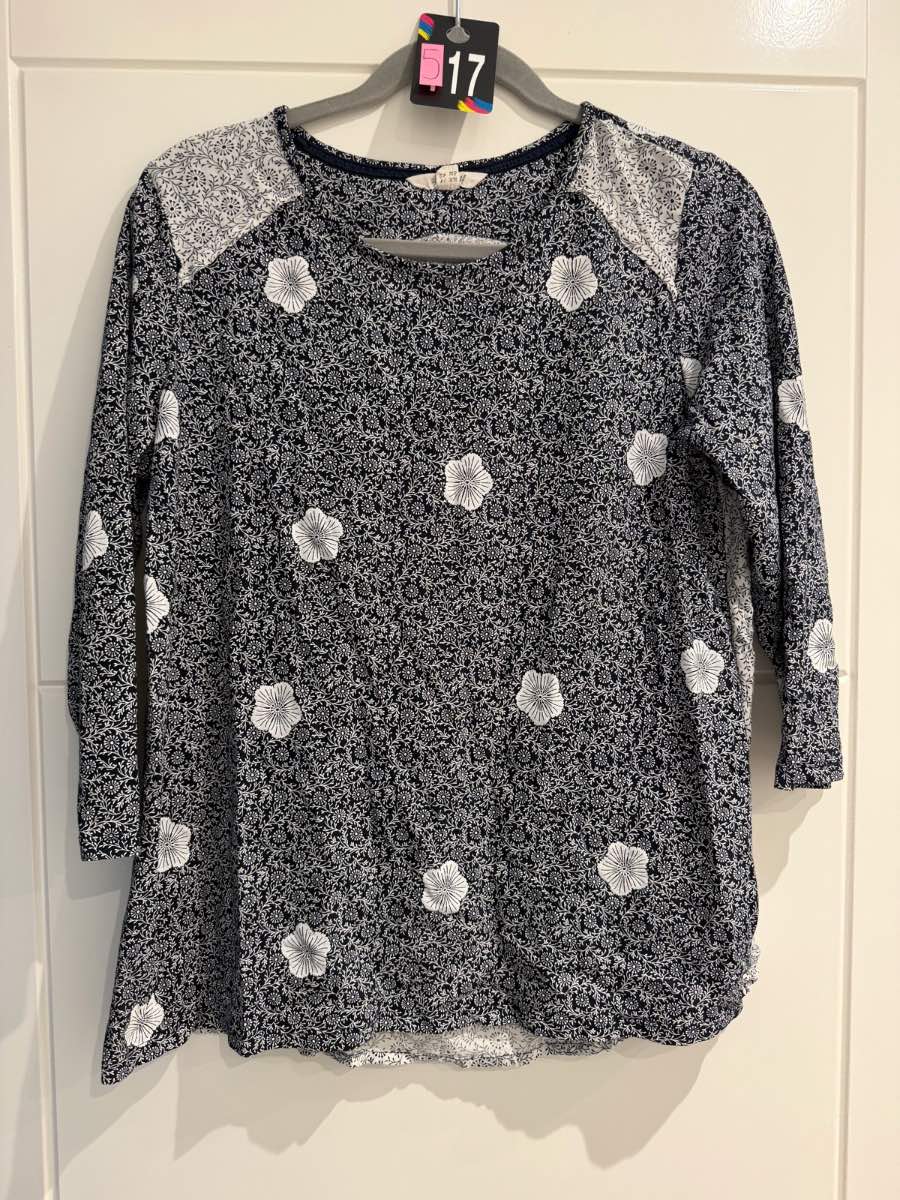 White Stuff floral design long sleeve size 14 top navy and white - Preloved