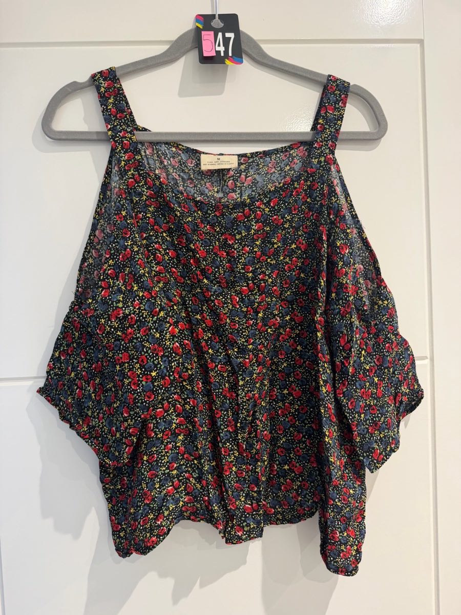 Pins and Needles floral ditsy print top size Medium - Preloved