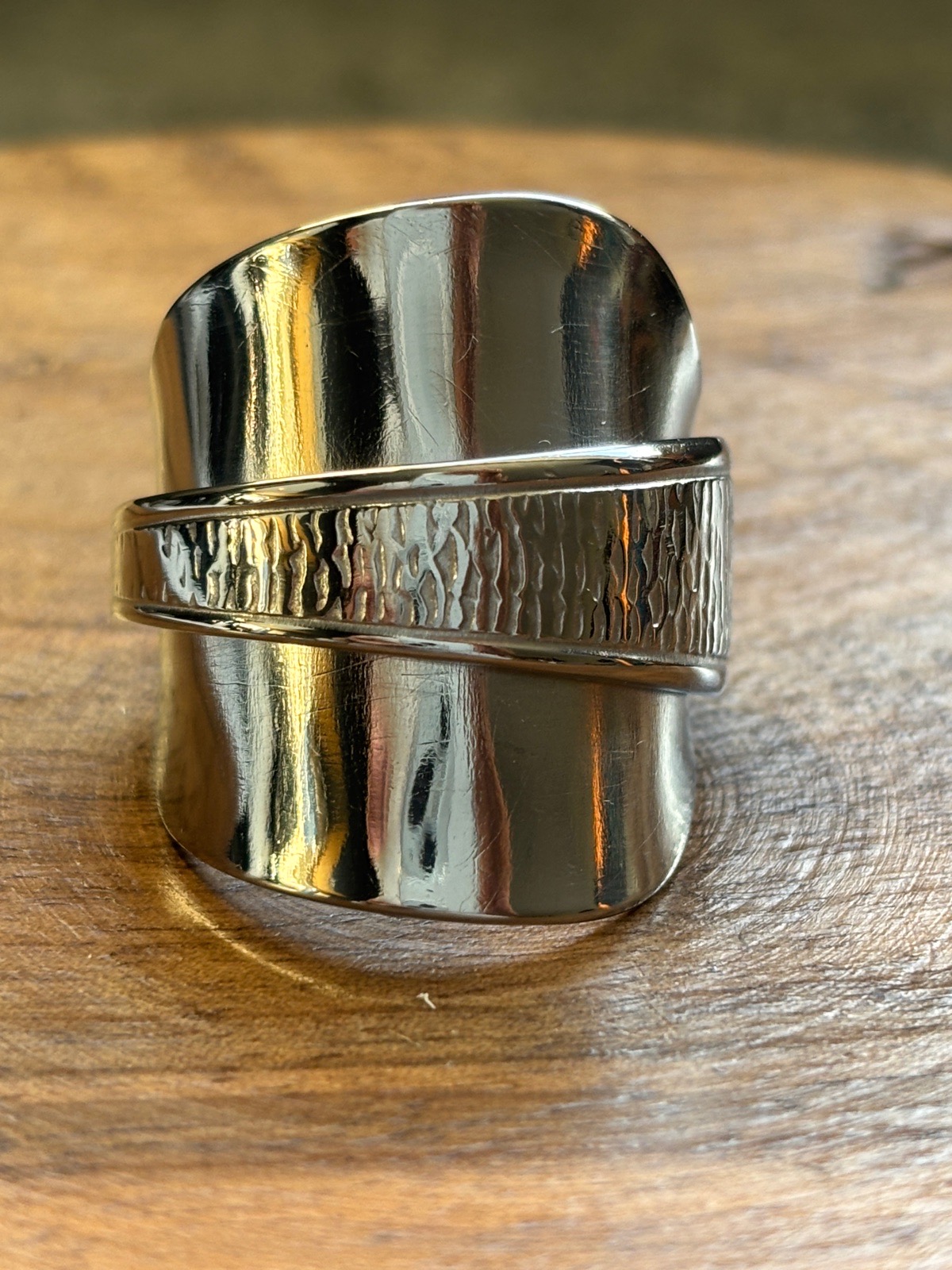 Stainless steel textured wrap spoon ring