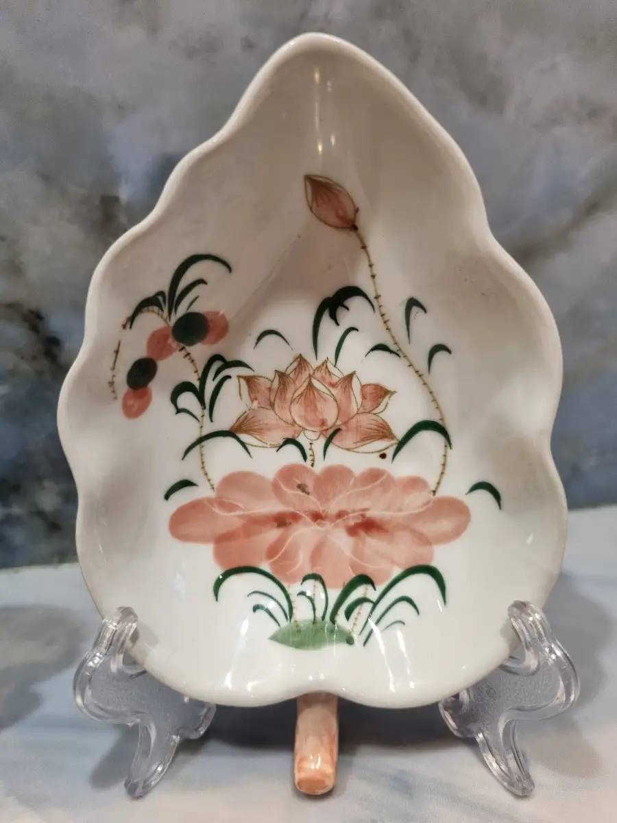 Vintage Thai Hand-Painted Ceramic Leaf Trinket Dishes – Set of 2 Pink Lotus