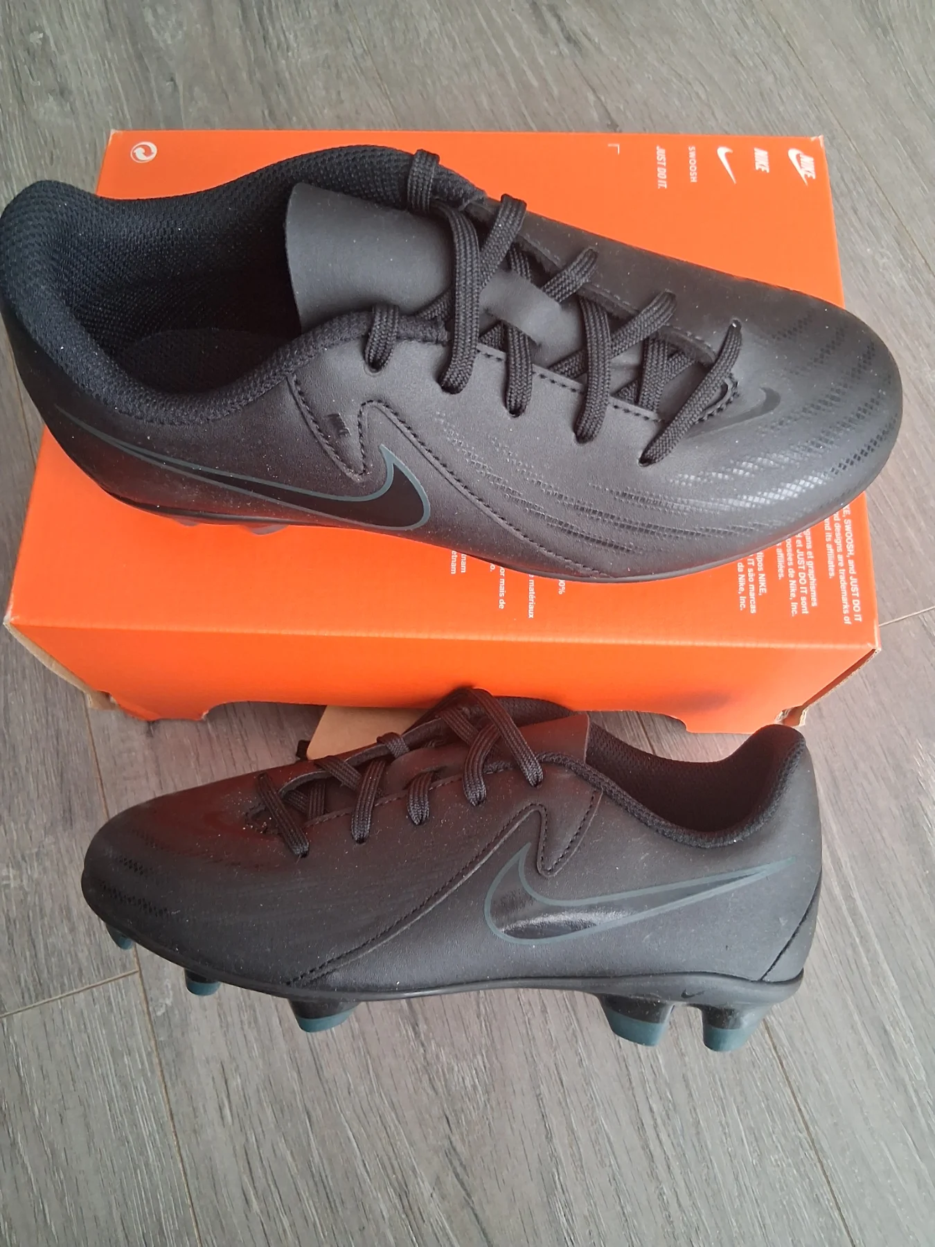 Nike phantom gx ii club football boots size 1.5