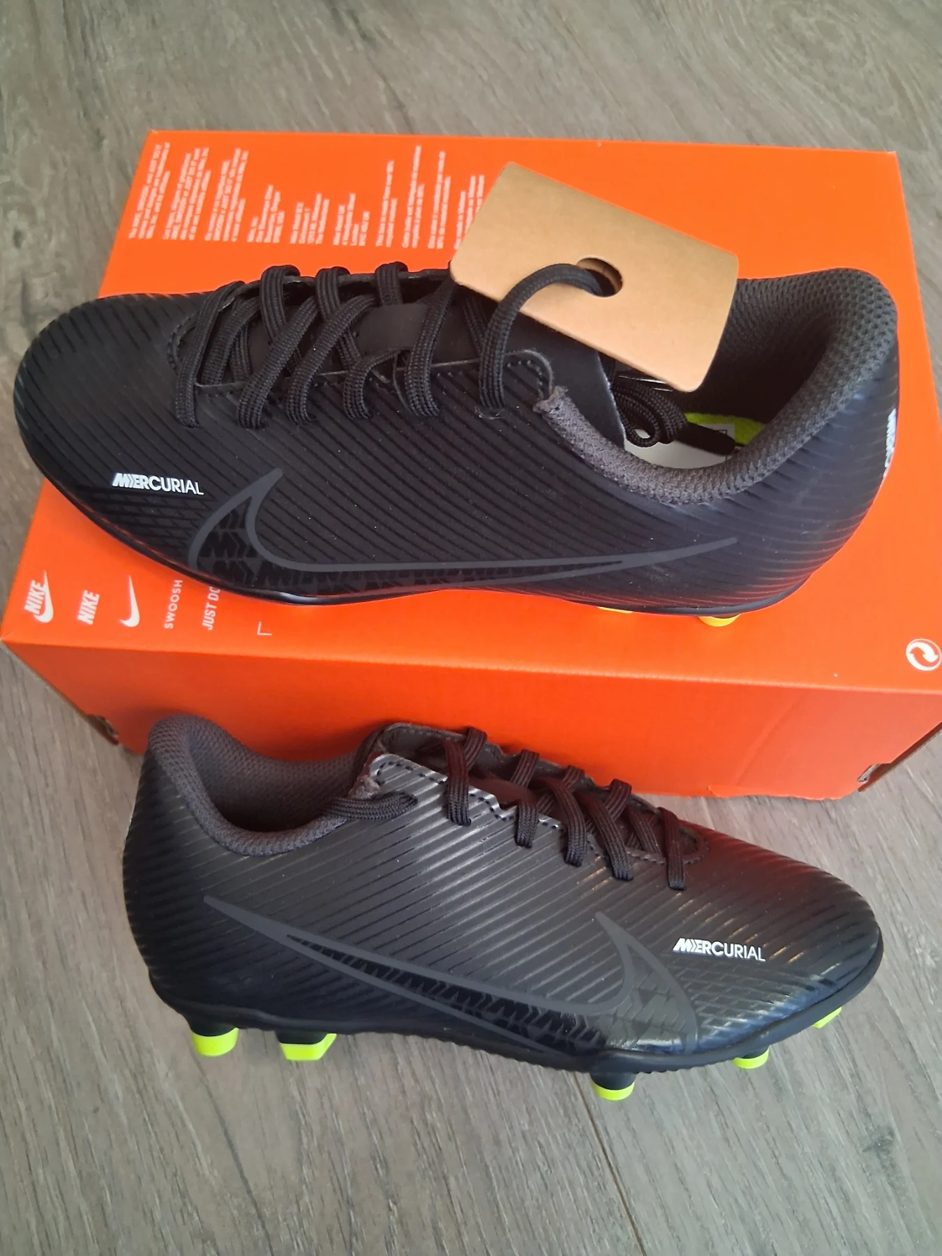 Nike mercurial vapor club football boots size 4 uk