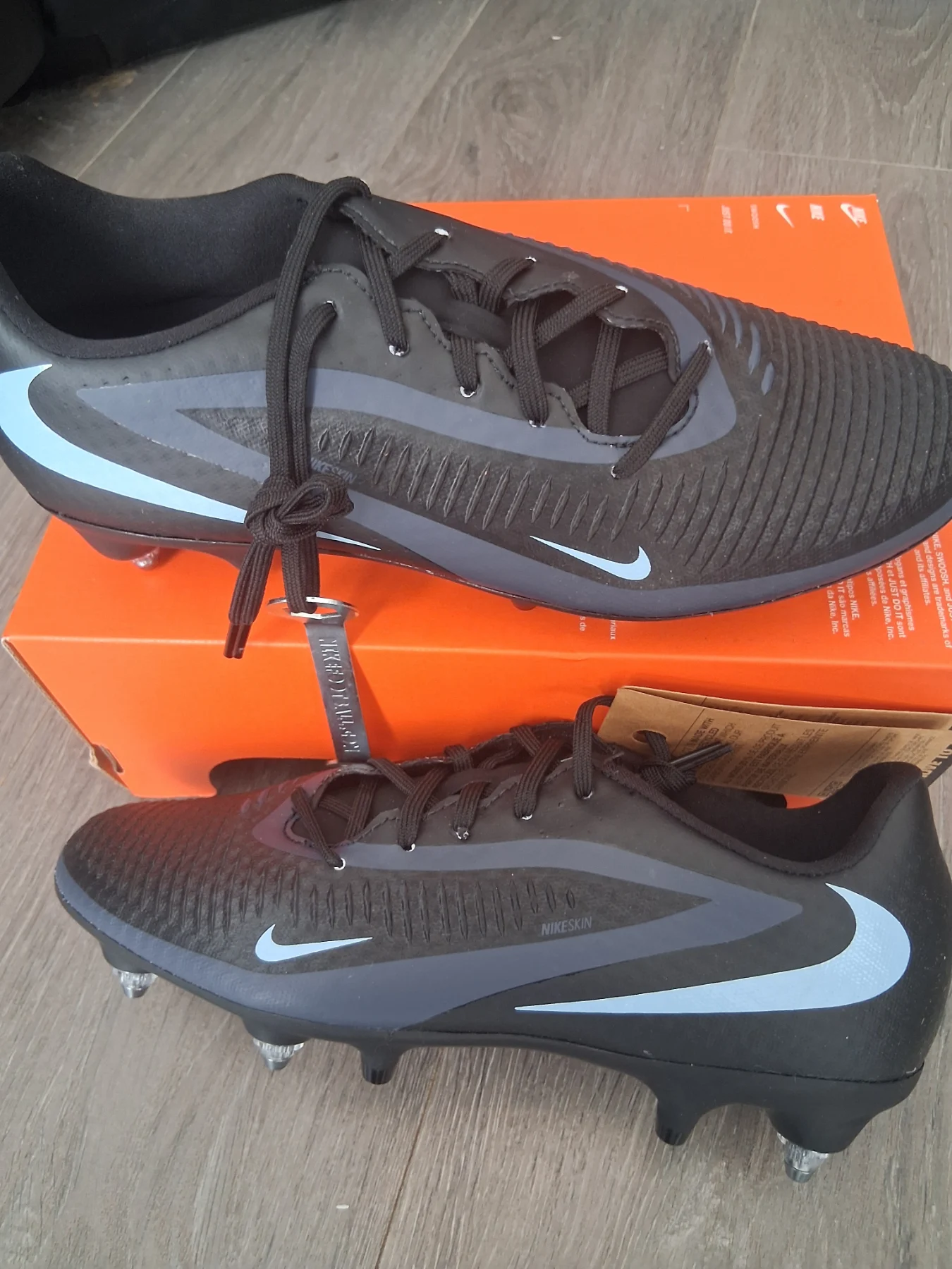 Nike phantom 6 low sg-pro football boots size 6 uk