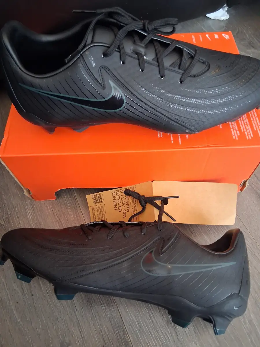 Nike phantom gx ii academy football boots size 8 uk