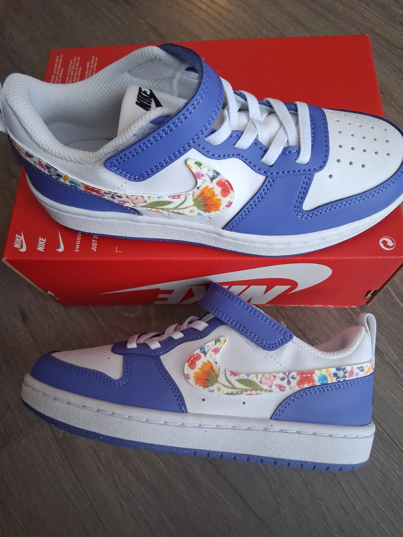 Nike court borough flower trainers size c13