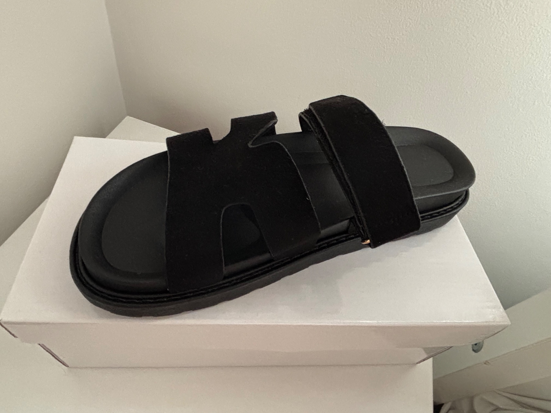 Brand new Women’s black sandals size 6