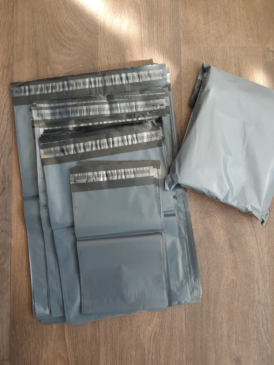 Grey 100 Mixed Poly Mailing Bags,4 Assorted Sizes