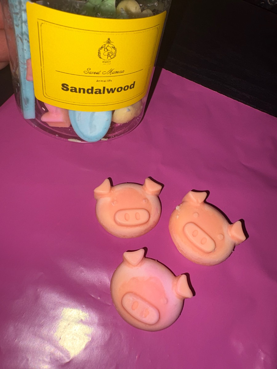 Sandalwood Wax Melts (3) - 3 pack pig shape