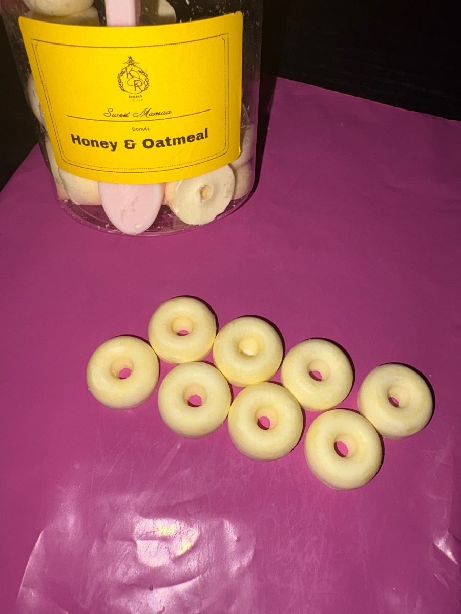 Honey & Oatmeal Wax Melts (8) - 8 pack of mini donuts