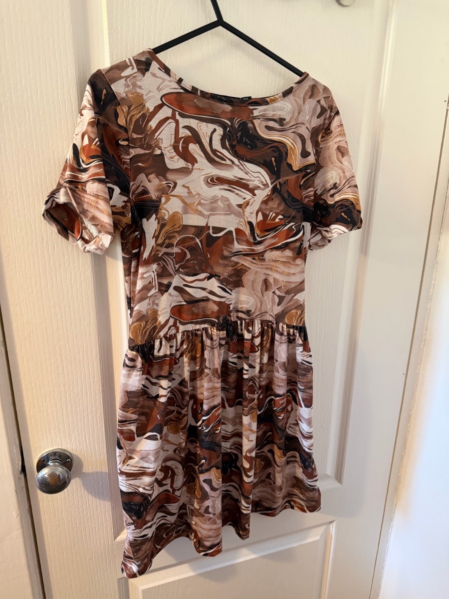 PrettyLittleThing Brown Marble Print Smock Dress - Size 8