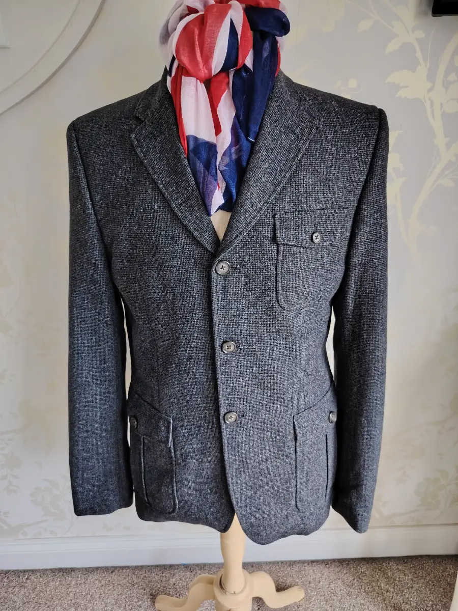 Charcoal grey tweed blazer 🧥 heritage old money vibes