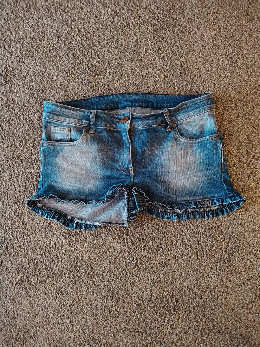 Y2K Next frill hem denim micro shorts 🤍