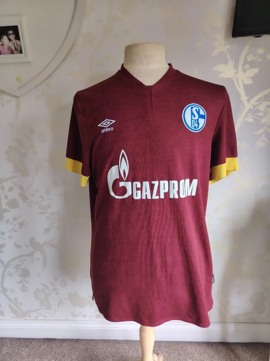 Schalke 04 Umbro Away Shirt Maroon Retro Football Kit