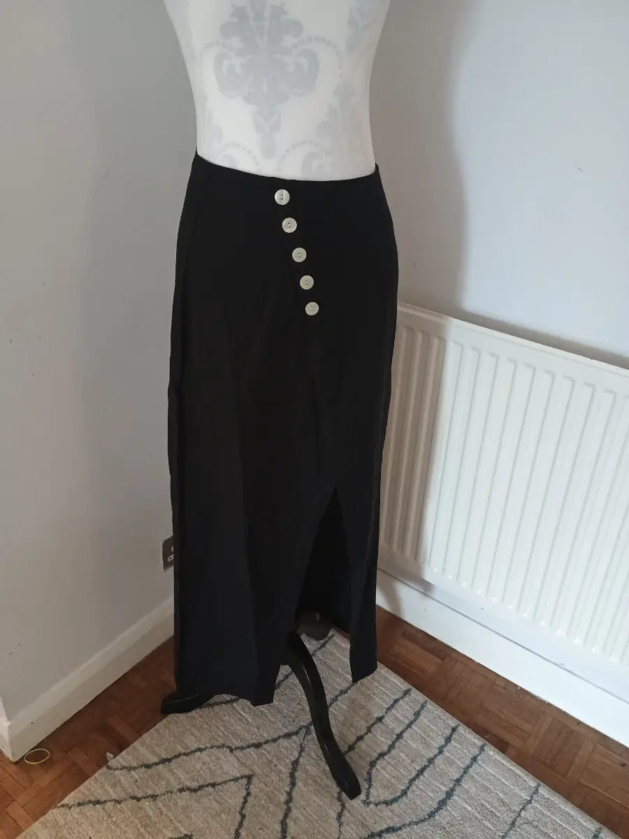 Vila Ladies Black Maxi Skirt With Front Leg Slit Size 10 New Without Tags