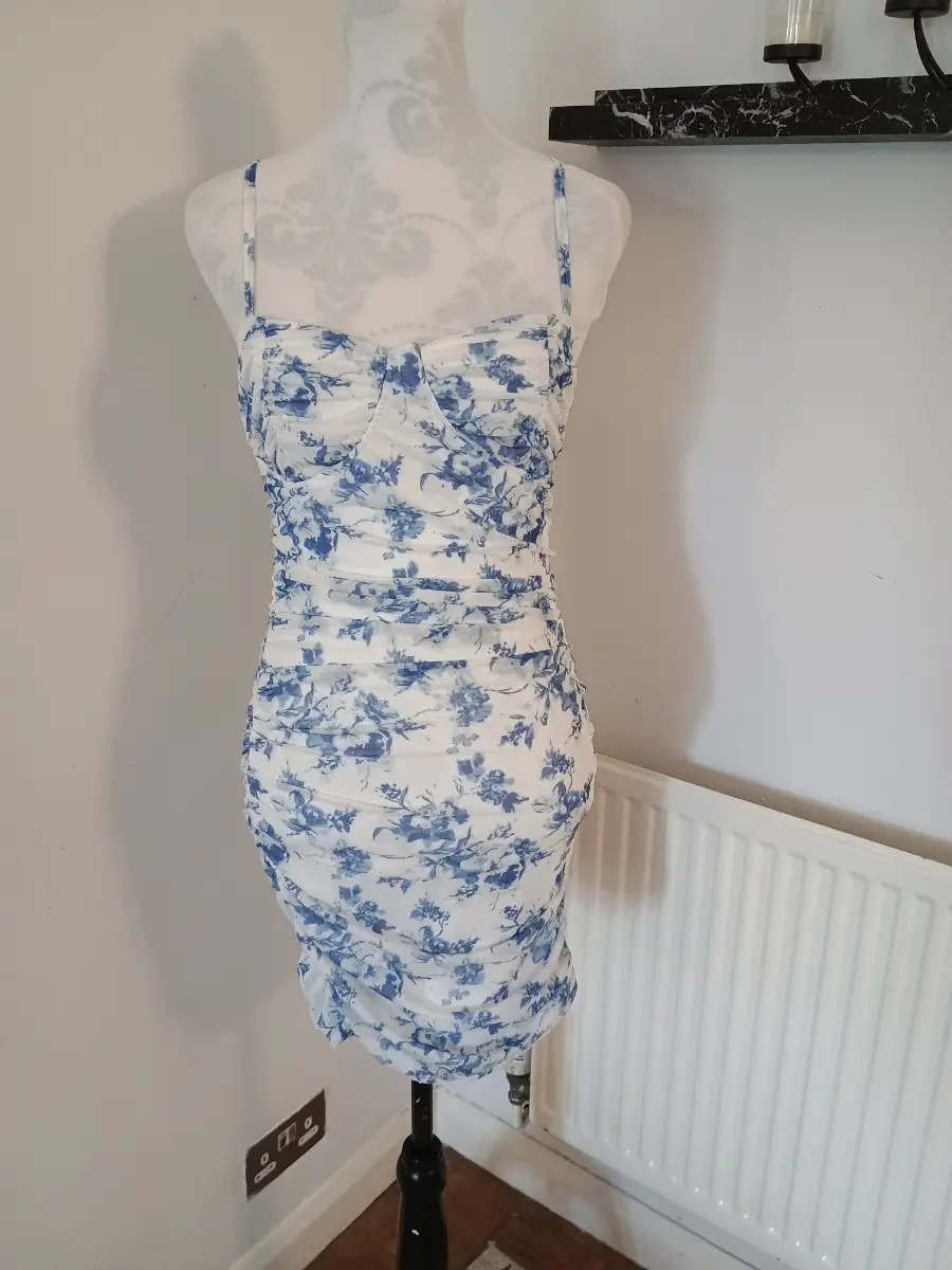 Unbranded Ladies White & Blue Floral Midi Dress Size Small NWT