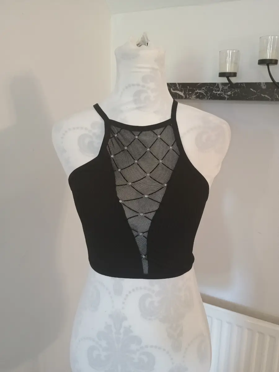 Unbranded ladies black patterned crop top size 6-8 BNWT
