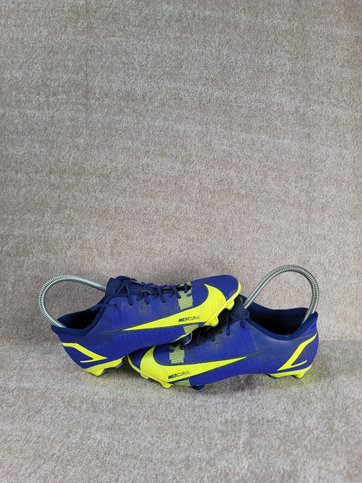 Nike Football Boots Boys Size 5 Mercurial Shoes Trainers Blue Yellow