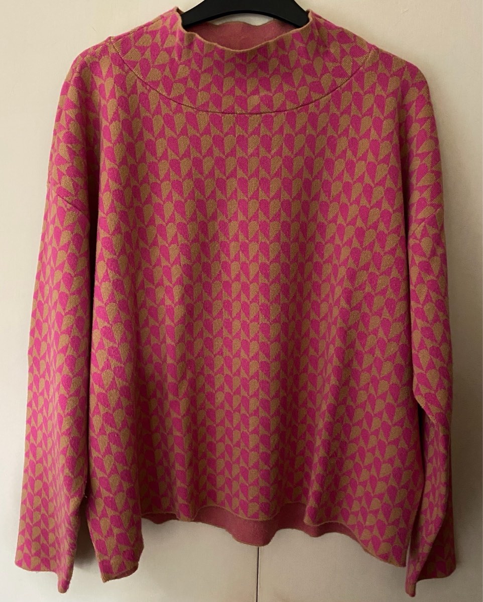 Anthropologie Maeve jumper. Hearts design pattern. Size L. Showing signs of wear with bobbles