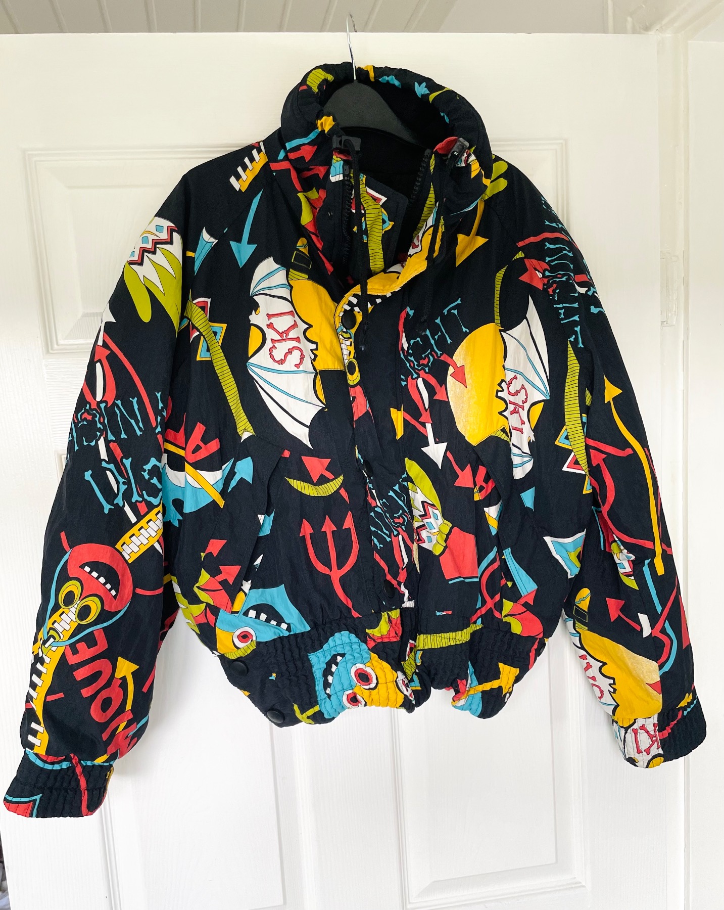 VINTAGE Rare 80s 90s Ski Chique Ski Night Puffer Jacket Italian Neon Cartoon