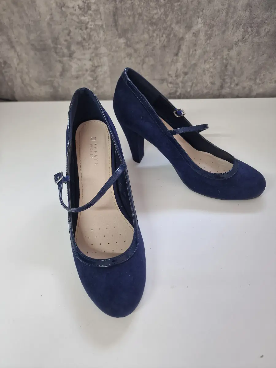 Navy blue heals