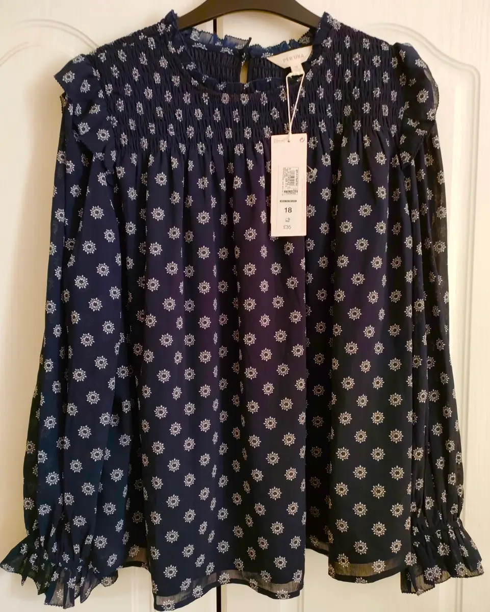 BNWT Per Una M&S Navy blue floral blouse top.size 18