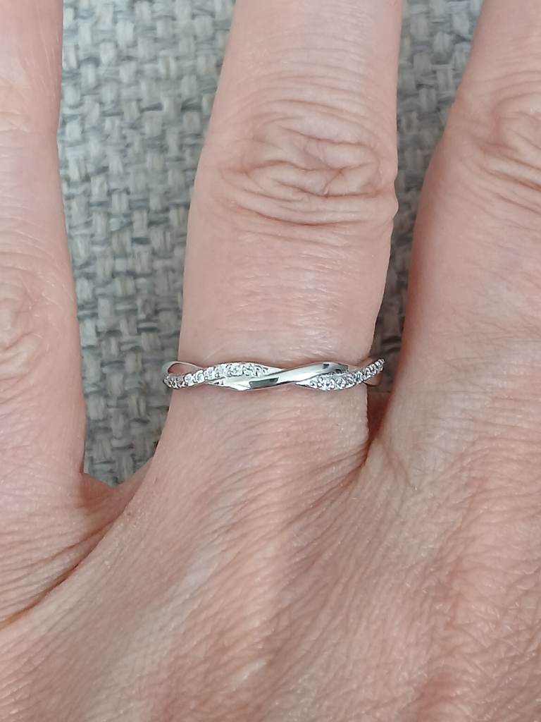S925 Sterling Silver Twisted CZ Ring Size N