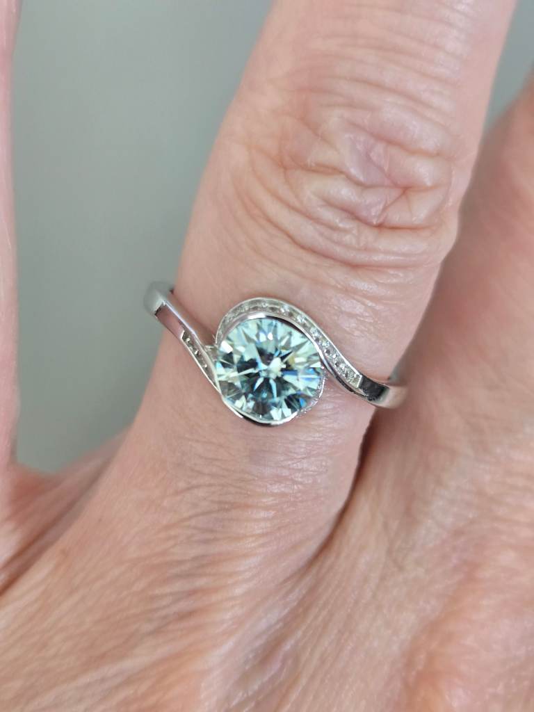 1ct Blue Moissanite Swirl Ring 925 Sterling Silver Size N½ (UK) / US 7