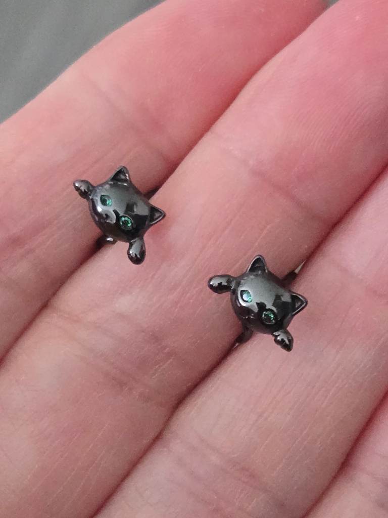 925 Sterling Silver Black Cat Hook Earrings With Green Eyes