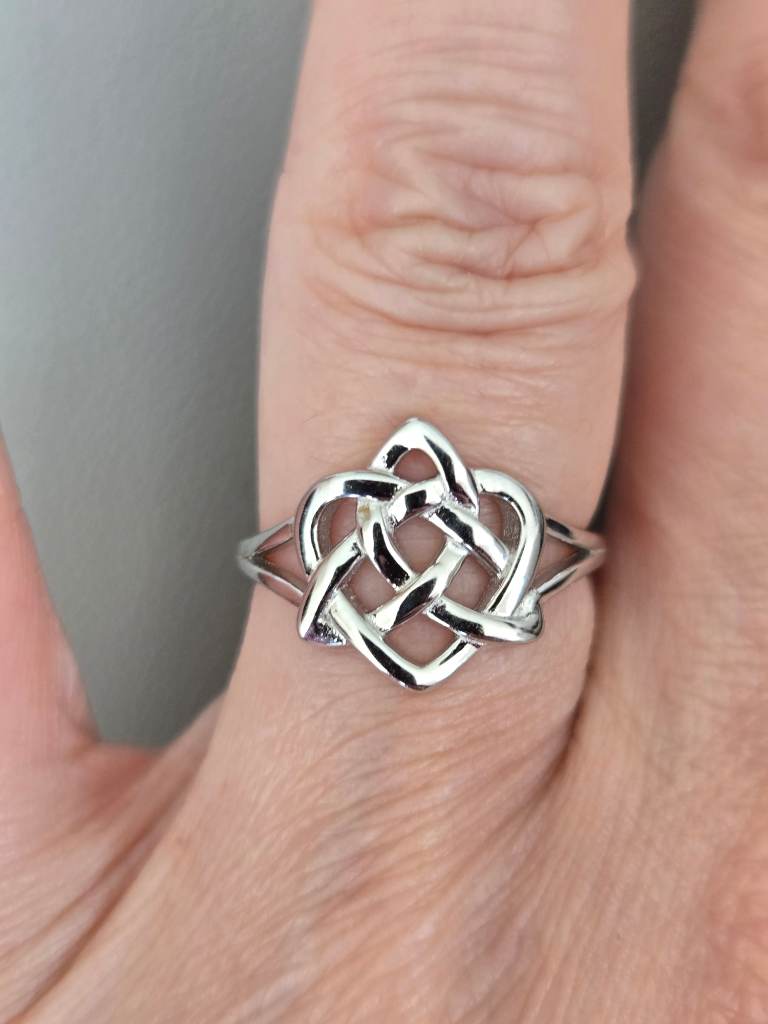 925 Sterling Silver Celtic Knot Ring Size M Celtic Love Knot Band Pagan Ring