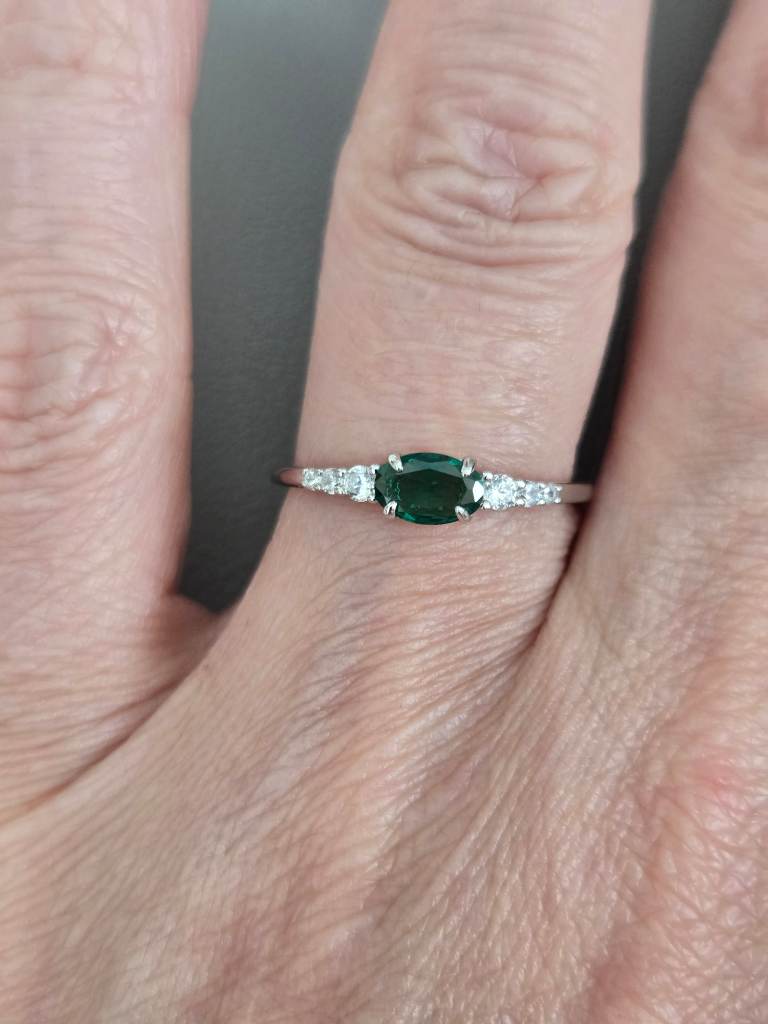 S925 Sterling Silver Emerald Green CZ Ring Oval Solitaire Engagement Ring Size N 7