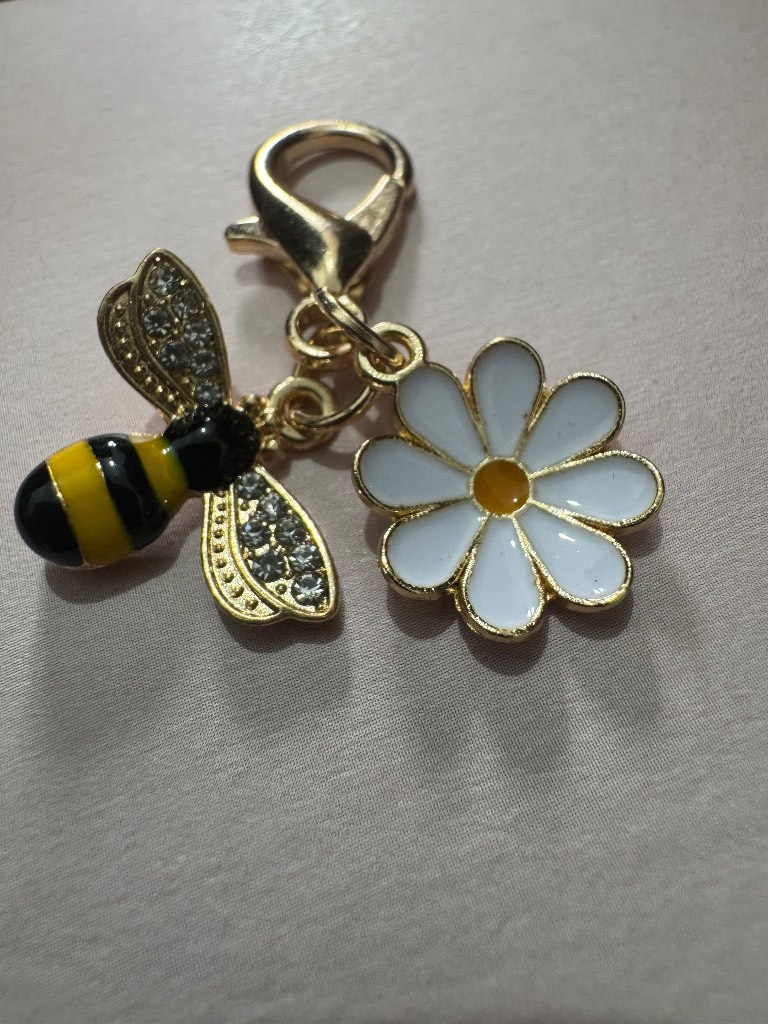 Bee & Daisy Keyring