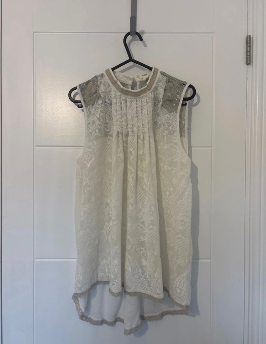 Tiny Anthropologie Cream Lace Sequin High-Low Blouse S Boho Romantic Cottagecore