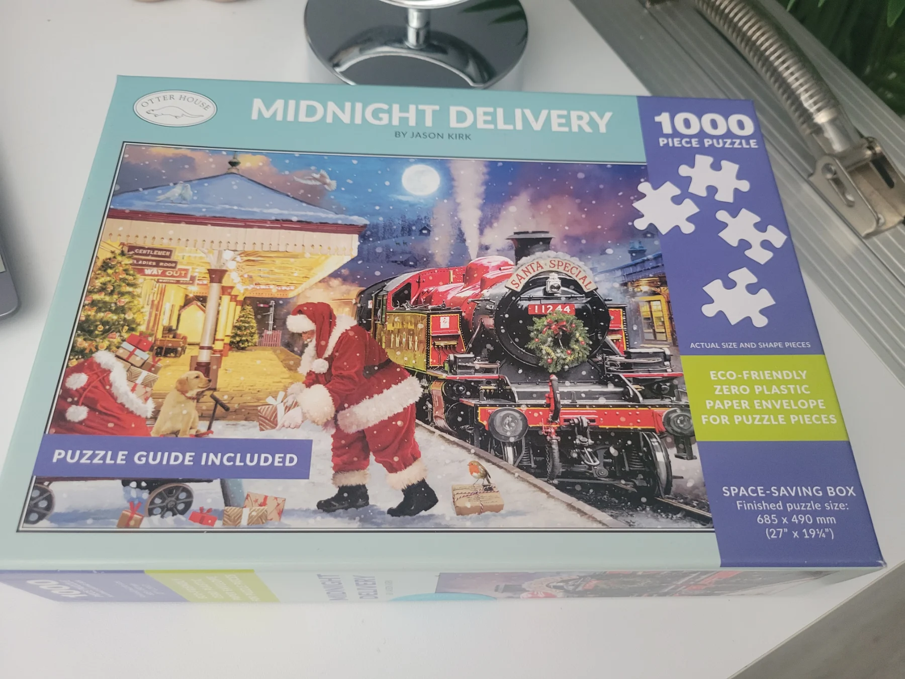Christmas scene jigsaw 1000 piece  Good condition