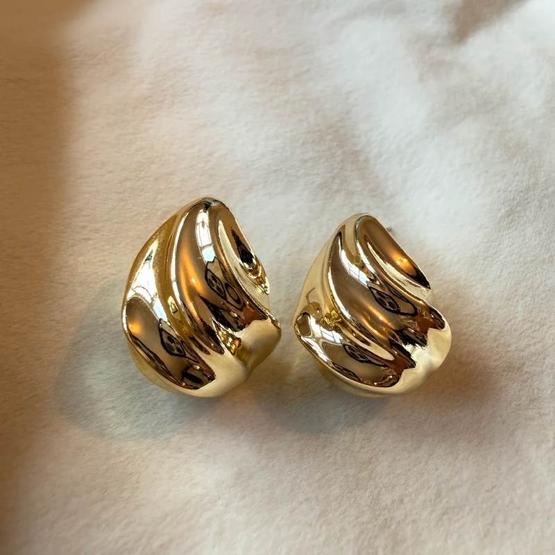 Gold Tone Detailed Drop Earrings Lightweight Elegant Design
