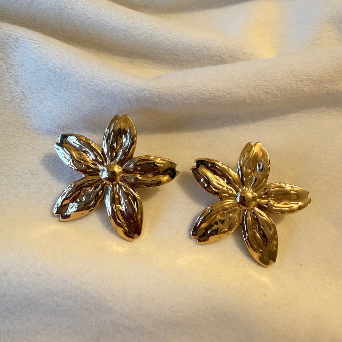 Vintage Style flower Earrings Design Elegant Fashion Jewellery