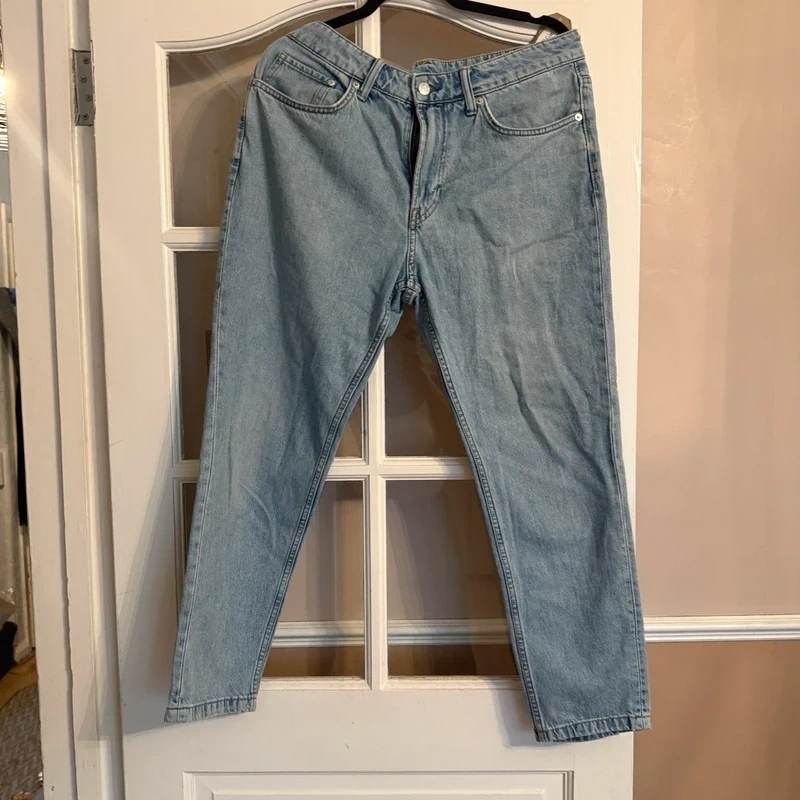 H&M Light Wash High Waisted Tapered Leg Jeans Size 14