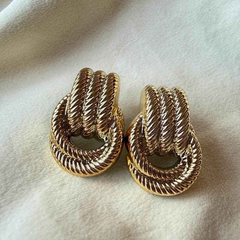 vintage style rope design lightweight textured gold tone earrings
