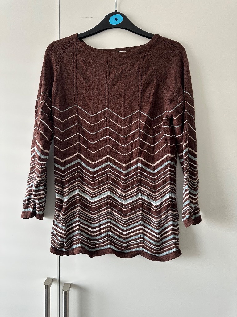 Amaranto long sleeve brown top size 8