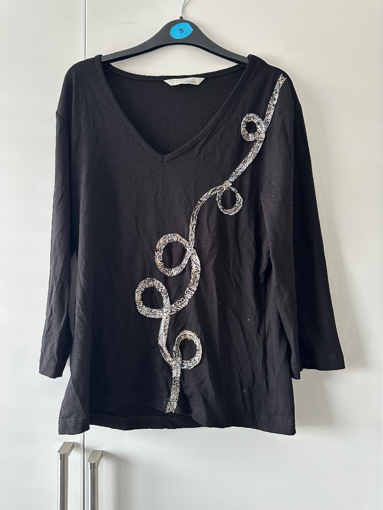 Amaranto long sleeve print top size 12
